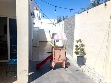 Se vende casa en fraccionamiento mediterraneo