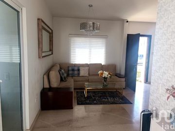 Se vende casa en fraccionamiento mediterraneo