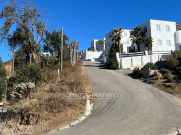 Parcela  con espectaculares vistas en Condominio Coguiles