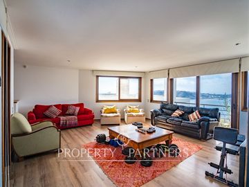 Increíble casa mediterranea en venta con gran terreno, en ubicación privilegiada de La Herradura