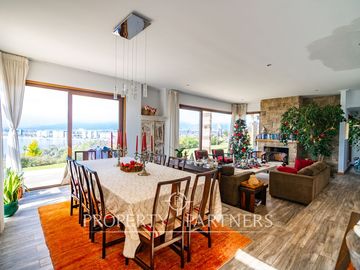 Increíble casa mediterranea en venta con gran terreno, en ubicación privilegiada de La Herradura
