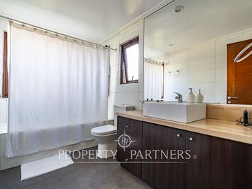 Increíble casa mediterranea en venta con gran terreno, en ubicación privilegiada de La Herradura