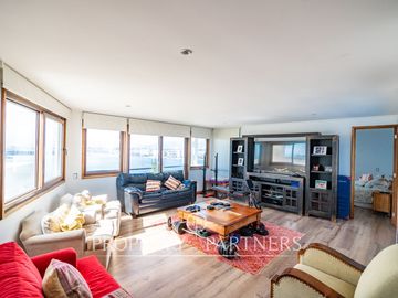 Increíble casa mediterranea en venta con gran terreno, en ubicación privilegiada de La Herradura