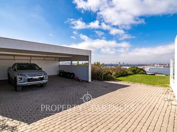 Increíble casa mediterranea en venta con gran terreno, en ubicación privilegiada de La Herradura