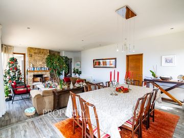 Increíble casa mediterranea en venta con gran terreno, en ubicación privilegiada de La Herradura