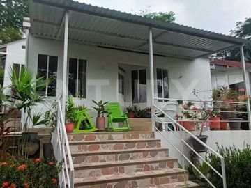 PRECIOSA CASA DE CONDOMINIO EN VENTA, MELGAR TOLIMA