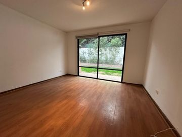 EN VENTA CÓMODA Y GRAN CASA 4D+3B - EN LA REINA