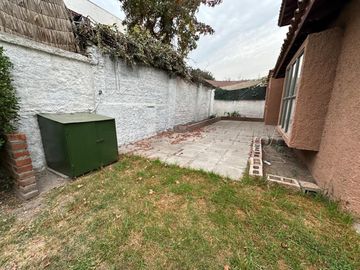 EN VENTA CÓMODA Y GRAN CASA 4D+3B - EN LA REINA