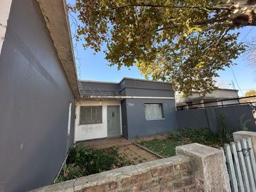 Casa con lote ideal Desarrollo inmobiliario multifamilar!  Berazategui