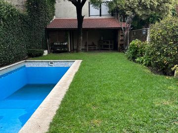 Casa 5 ambientes en venta en Castelar