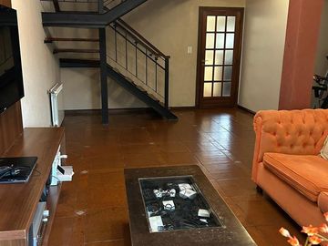 Casa 5 ambientes en venta en Castelar