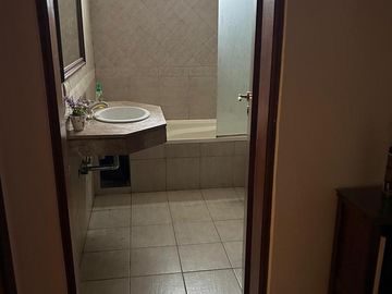 Casa 5 ambientes en venta en Castelar