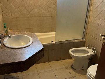 Casa 5 ambientes en venta en Castelar