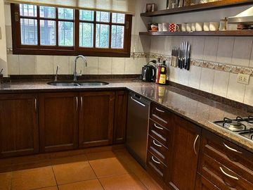 Casa 5 ambientes en venta en Castelar
