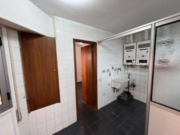 VENTA Av Poeta Lugones SEMIPISO 3 DOR