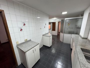 VENTA Av Poeta Lugones SEMIPISO 3 DOR