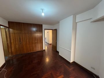 VENTA Av Poeta Lugones SEMIPISO 3 DOR