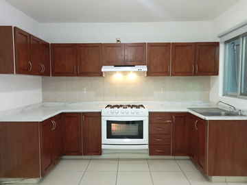 CASA EN VENTA VIVEROS DEL VALLE
