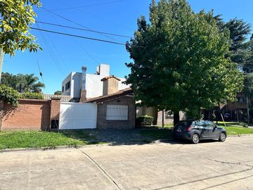 Casa en  venta Castelar Norte Apto crédito