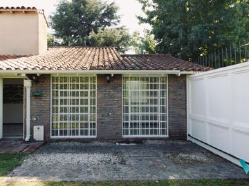 Casa en  venta Castelar Norte Apto crédito