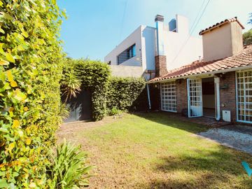 Casa en  venta Castelar Norte Apto crédito