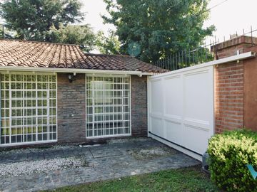 Casa en  venta Castelar Norte Apto crédito