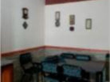 Casa en venta - 4 dormitorios 2 baños - Local - 523mts2 - Santa Teresita