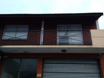Casa en venta - 4 dormitorios 2 baños - Local - 523mts2 - Santa Teresita