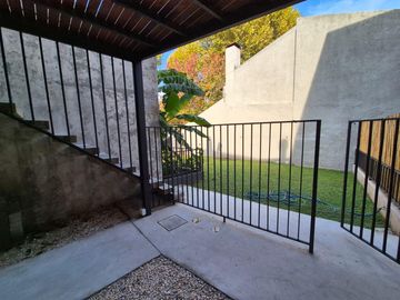 Venta Casa tipo Duplex 2 dormitorios con jardin y pileta Tigre