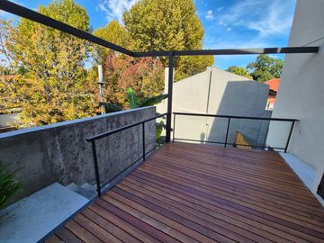 Venta Casa tipo Duplex 2 dormitorios con jardin y pileta Tigre