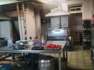 EXLENTE PH PARA USO COMERCIAL/PROFECIONAL O VIVIENDA