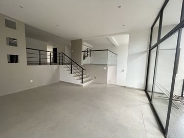 Casa en venta totalmente remodelada en Club de Golf Chiluca
