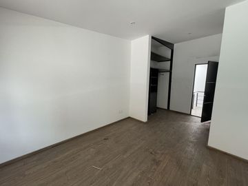 Casa en venta totalmente remodelada en Club de Golf Chiluca