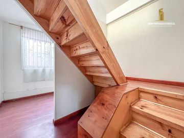 Quilpue Venta Casa Dos Pisos 4D 2B Sala de Estar Valencia