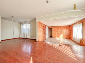 Quilpue Venta Casa Dos Pisos 4D 2B Sala de Estar Valencia
