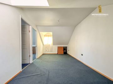 Quilpue Venta Casa Dos Pisos 4D 2B Sala de Estar Valencia