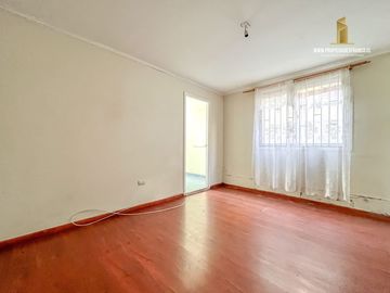 Quilpue Venta Casa Dos Pisos 4D 2B Sala de Estar Valencia