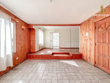 Quilpue Venta Casa Dos Pisos 4D 2B Sala de Estar Valencia