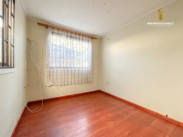 Quilpue Venta Casa Dos Pisos 4D 2B Sala de Estar Valencia