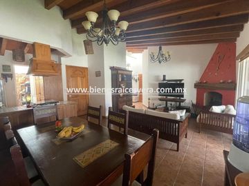 CASA EN VENTA EN RESIDENCIAL HACIENDAS TEQUISQUIAPAN. Talía