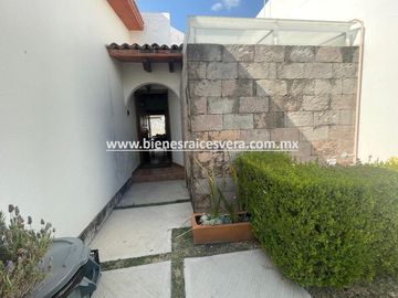 CASA EN VENTA EN RESIDENCIAL HACIENDAS TEQUISQUIAPAN. Talía