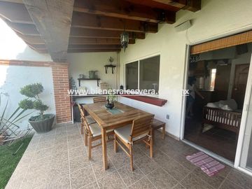 CASA EN VENTA EN RESIDENCIAL HACIENDAS TEQUISQUIAPAN. Talía