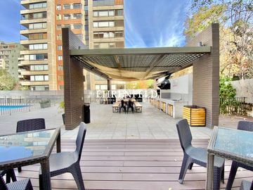 Colon, Las Condes, Santiago. Excelente ubicación, muy cómodo
