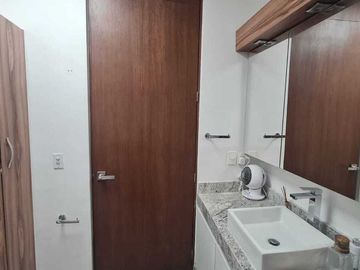Departamento de 2 dormitorios y paneles solares en Country Club