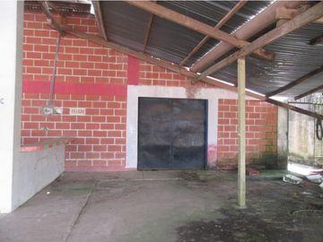 SE VENDE ALMACÉN/VIVIENDA EN YURIMAGUAS, LORETO