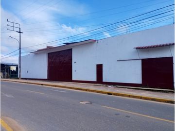 SE VENDE ALMACÉN/VIVIENDA EN YURIMAGUAS, LORETO