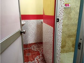 VENDO CASA  CON LOCAL COMERCIAL EN YURIMAGUAS, LORETO