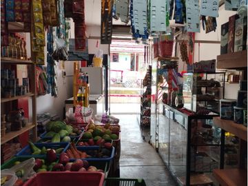 VENDO CASA  CON LOCAL COMERCIAL EN YURIMAGUAS, LORETO