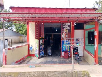 VENDO CASA  CON LOCAL COMERCIAL EN YURIMAGUAS, LORETO