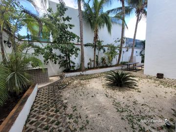 Vive dentro de la ciudad cerca de avenida Yucatán y Periférico